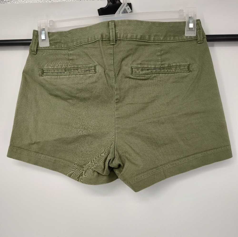 Old Navy Pixie Women's Olive Shorts Size 4 - Picture 2 of 3